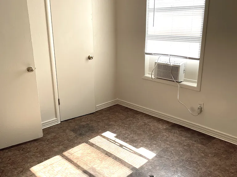2711 W Avenue I — Photo 12