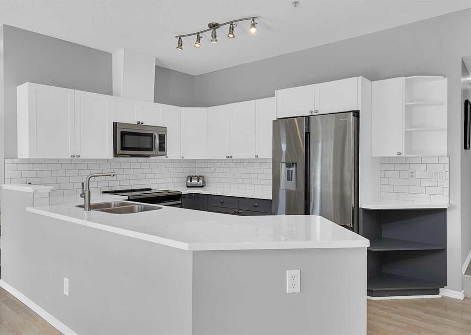 6600 W Old Banff Coach Rd SW Calgary, AB, T3H4J4 Apartments for Rent