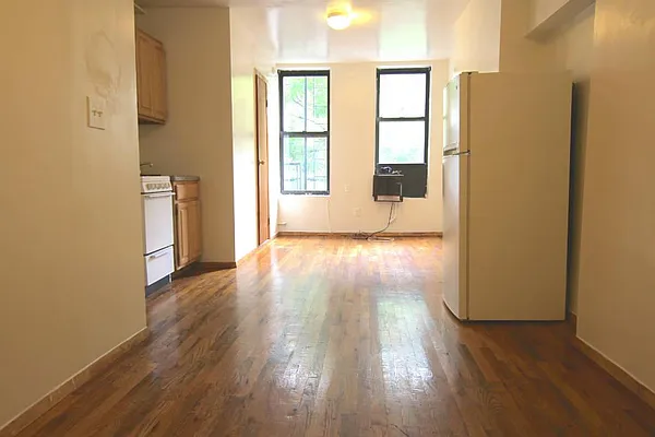 Rented by FirstService Realty (legacy) | media 31