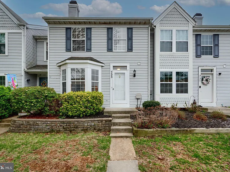 733 Reedy Cir — Photo 1