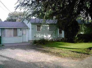 1110 N McClain Dr, Sunnyside, WA 98944