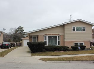 9455 Lavergne Ave, Skokie, IL 60077
