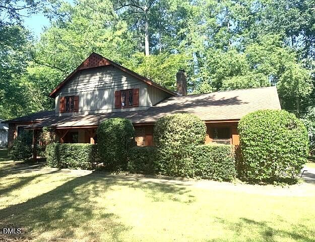 2nd image of 1202 Wellington Ln