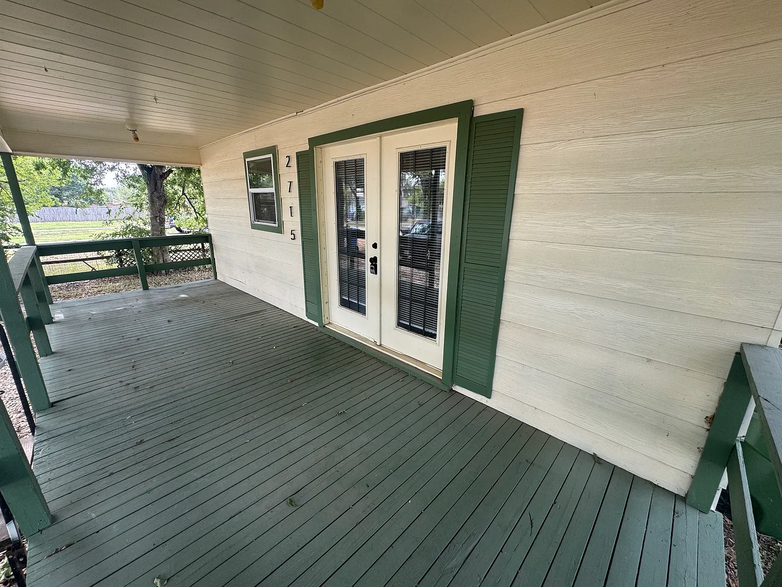 2 bed, 864 sqft, $1,300 — Photo 2