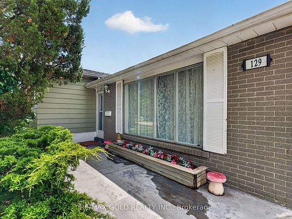 3rd image of 129 Folkstone Cres