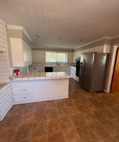 889 Morrison Ave — Photo 8