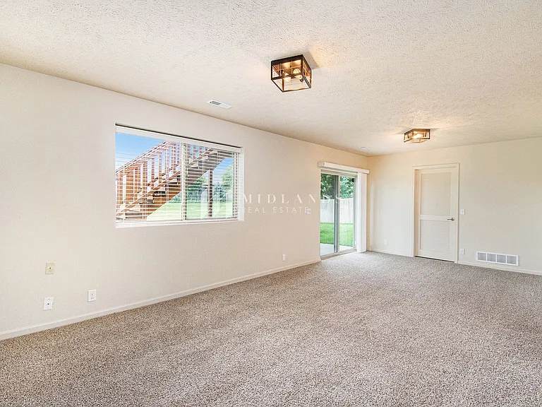 4410 Brook St — Photo 12