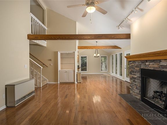 4th image of 263 Cobble Creek Lane
