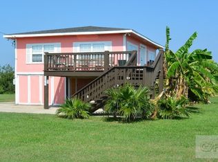 972 S Monkhouse Dr, Crystal Beach, TX 77650