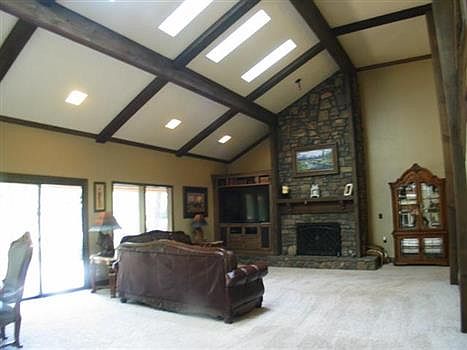 5th image of 2916 S Briarcliffe Ct
