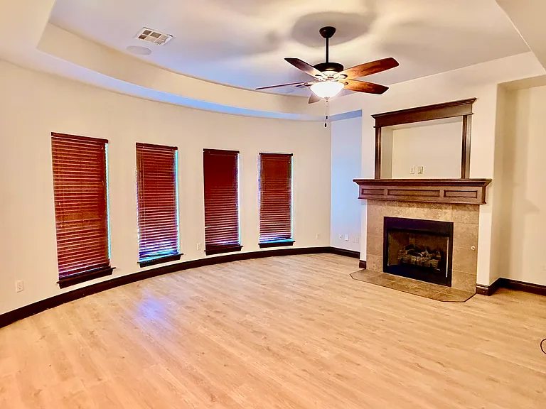 15904 Layne Ct — Photo 2