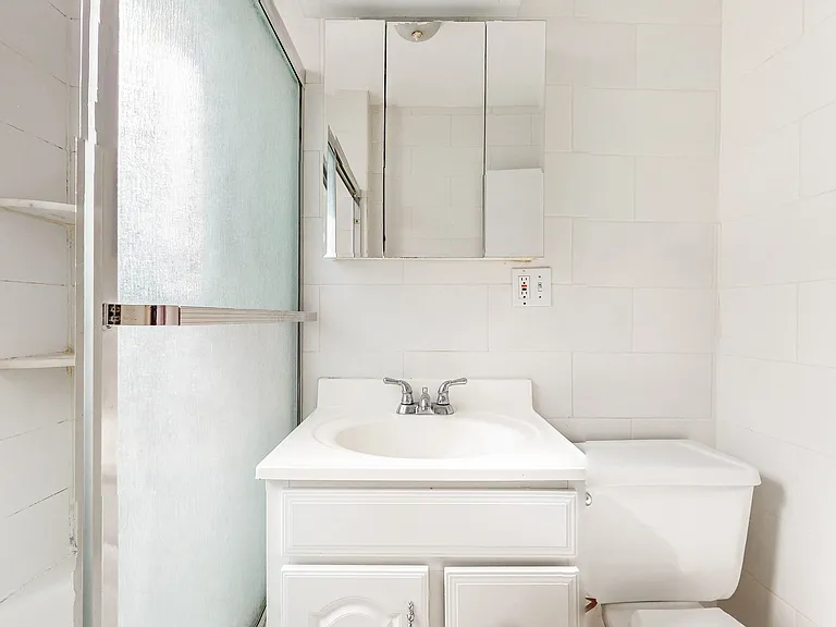23-45 24th St #2R — Photo 21