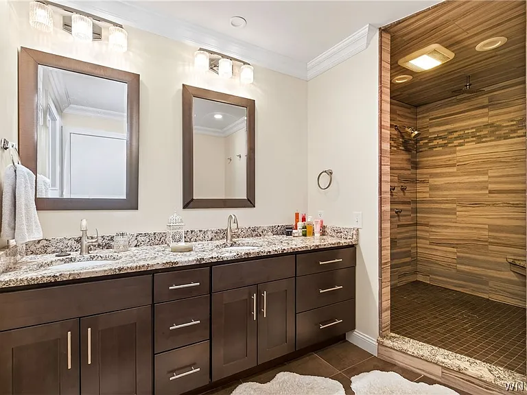 36 Harbour Pointe Cmn — Photo 10