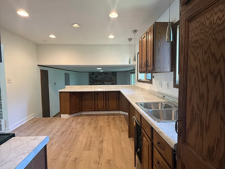6580 Forest Glen Ave — Photo 16