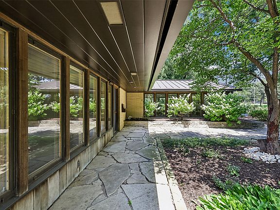 2nd image of 134 37th St
