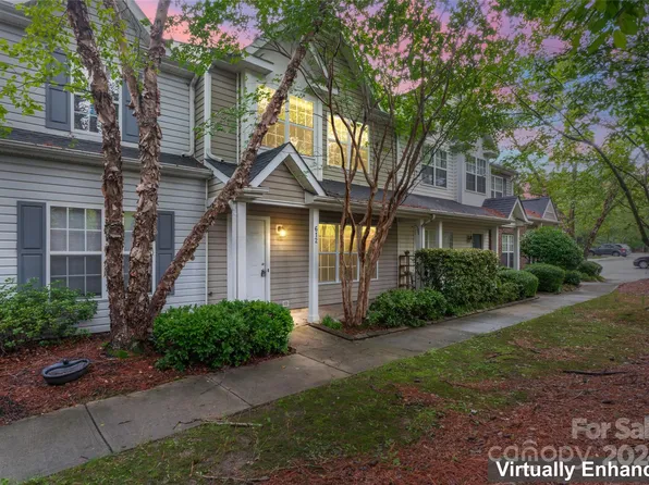 612 Emerald Cove Dr, Charlotte, NC 28262