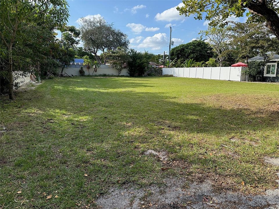 2nd image of 2501 NE 8 Avenue