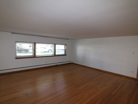 3rd image of 3555 N Neva Ave #Gs