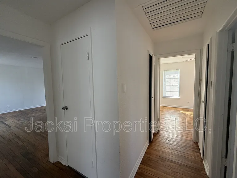 15 Macarthur Dr #B — Photo 10