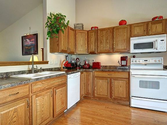 4th image of 1526 Bluebell Dr