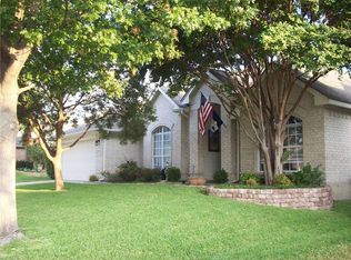 2103 Perry Dr, Mansfield, TX 76063