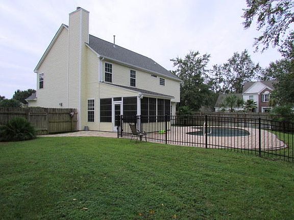 3rd image of 203 Evesham Dr