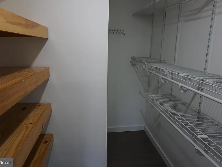 901 Thornton Ct #901 — Photo 11