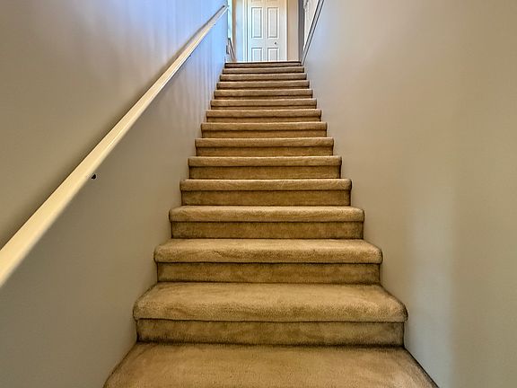 3rd image of 48948 Amanda Ln