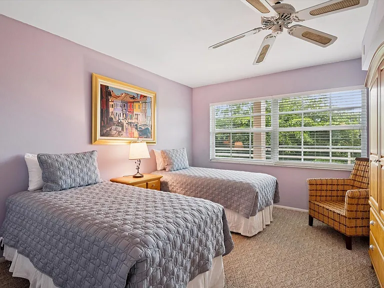 3900 Oaks Clubhouse Dr #409 — Photo 9