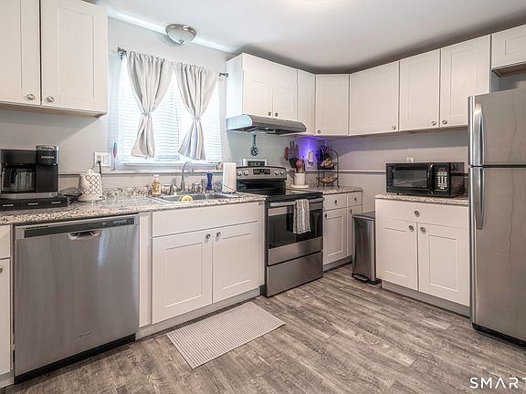 3rd image of 11 Cedarbrook Townhouse Road #11