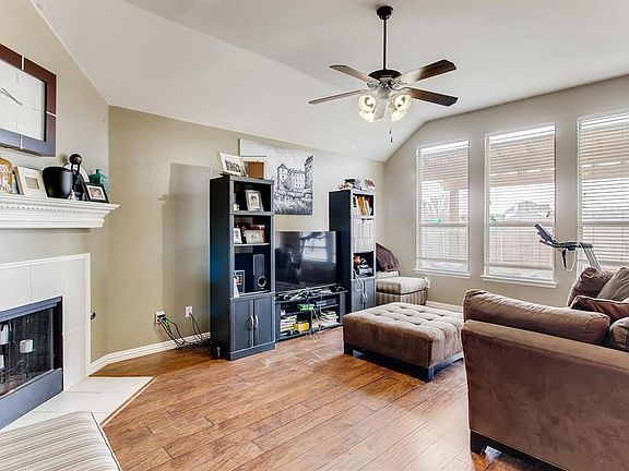 3rd image of 6101 White Pine Dr