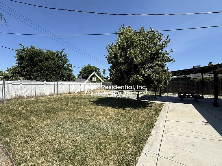 6739 Ferrier Ct — Photo 28