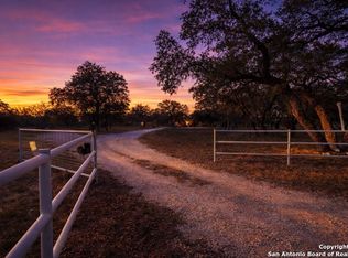 140 County Road 7866, Devine, TX 78016