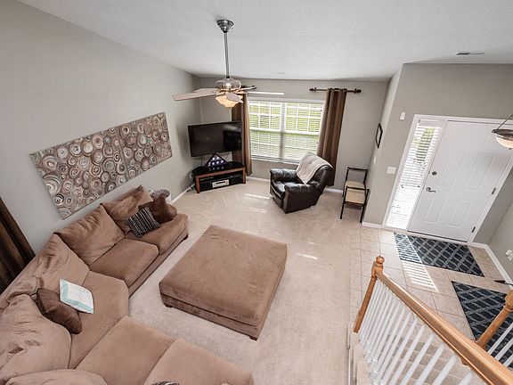 3rd image of 605 SE Parker Dr
