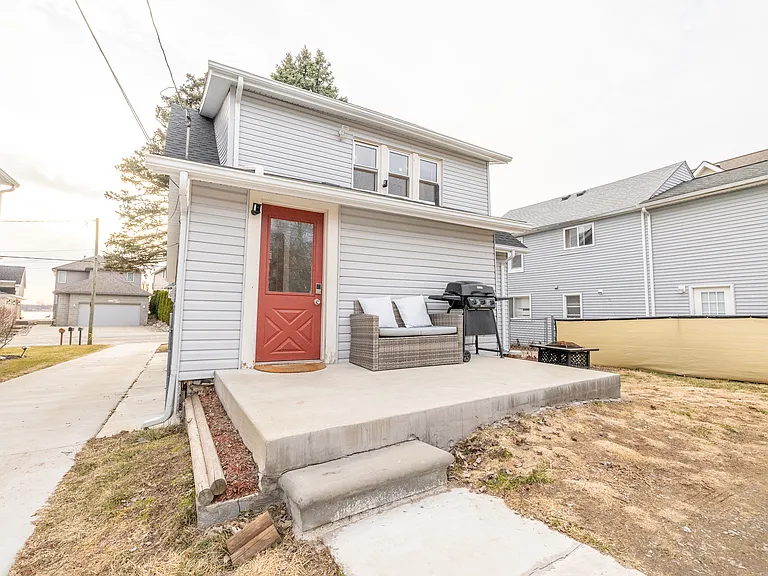1315 E Lake Dr — Photo 15