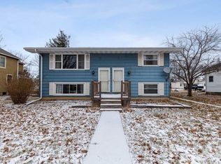 412 5th Ave SW, Waverly, IA 50677