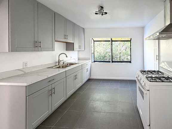 4th image of 636 W Queen St APT C