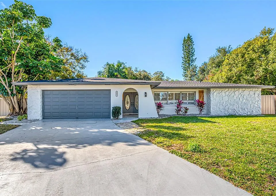1932 Oro Ct