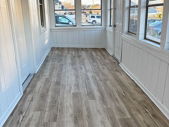 ENCLOSED PORCH!