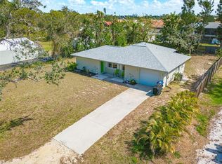 616 Shore Rd, Nokomis, FL 34275