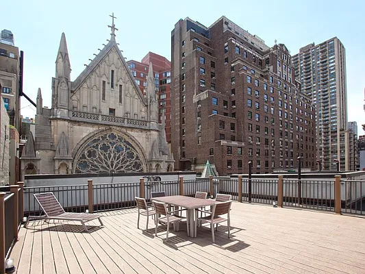 Rented by Sotheby's International Realty | media 12