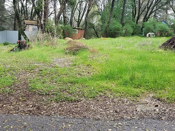 2nd image of 23080 Horseshoe Ln