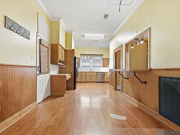 3rd image of 207 N Myrtle St