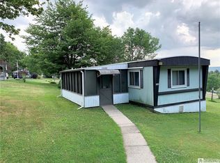 124 Greenhurst Village Dr, Jamestown, NY 14701