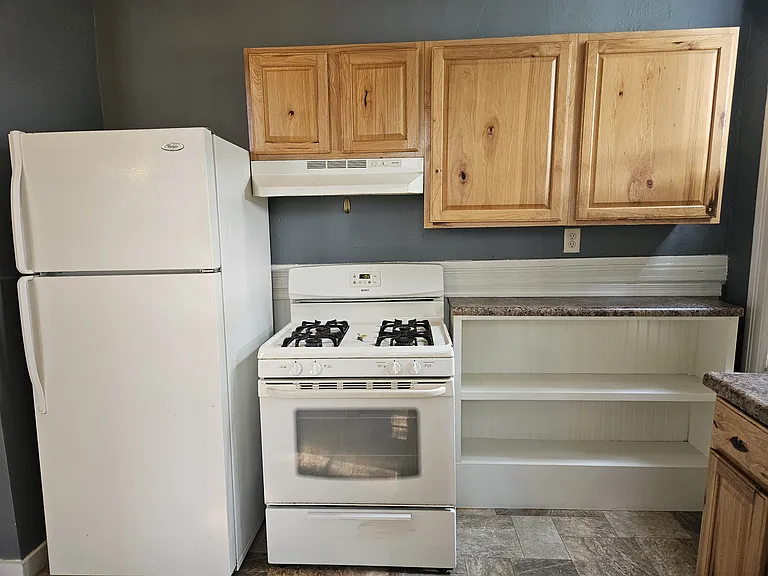 315 Center St #2 — Photo 3