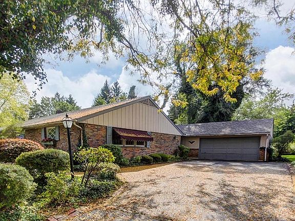 3rd image of 646 Saddlewood Ave
