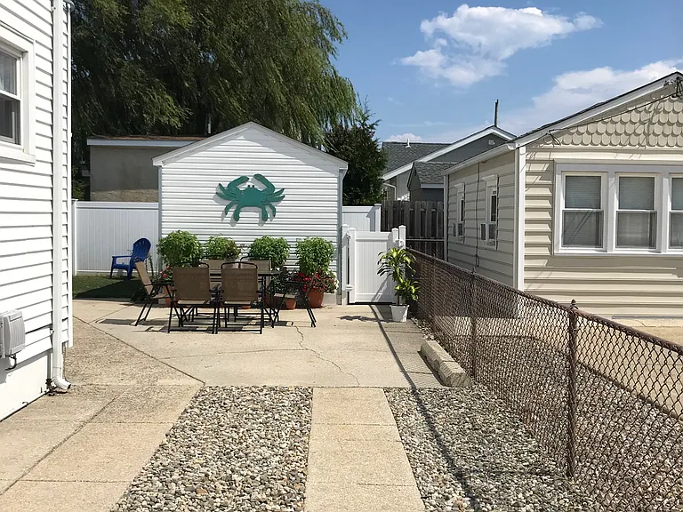 207 E Toledo Ave — Photo 32