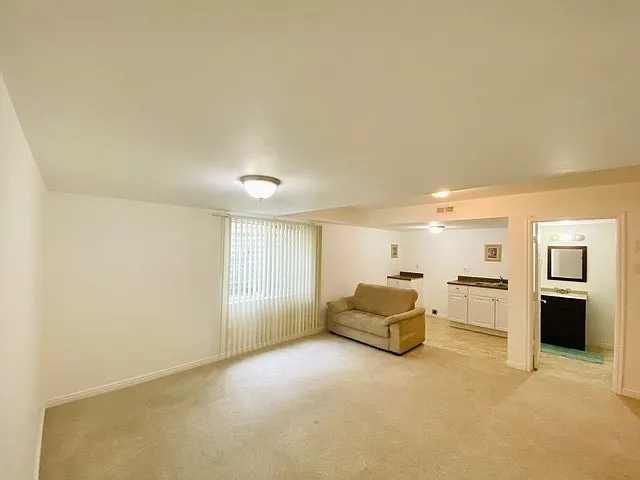 271 E Ailee Ln — Photo 5