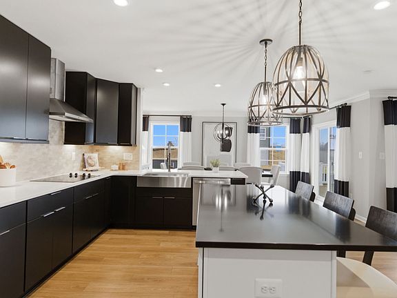 7th image of this home