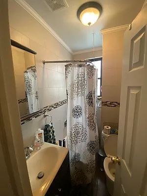 Rented by Bouklis Group | media 9